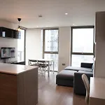 London Greenwich Peninsula 2 Bed Flat