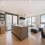 London Greenwich Peninsula 2 Bed Flat
