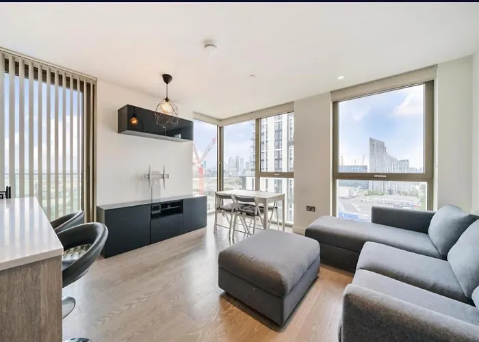 London Greenwich Peninsula 2 Bed Flat